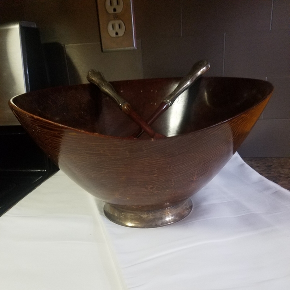 Vintage bowl w/servers